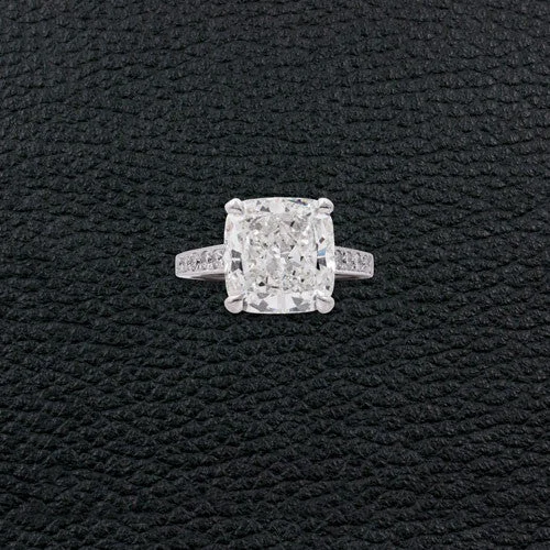 Cushion cut Diamond Engagement Ring