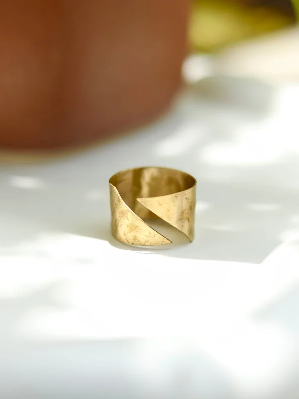 Slant Textured Brass Adjustable Ring (Anti Tarnish)