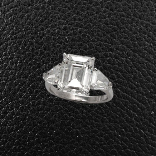 Emerald cut Diamond Ring