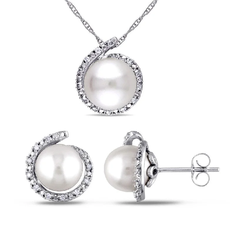 Miadora 10k White Gold 1/7ct TDW Diamond and Freshwater Cultured Pearl Halo Earrings and Necklace Set (G-H, I2-I3) (8-8.5mm)