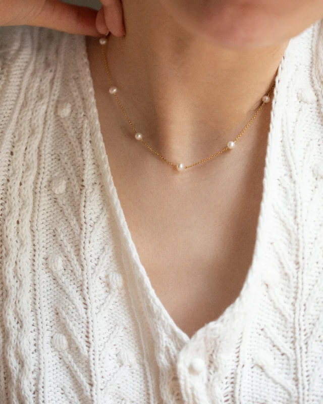 Fresh water pearl station necklace